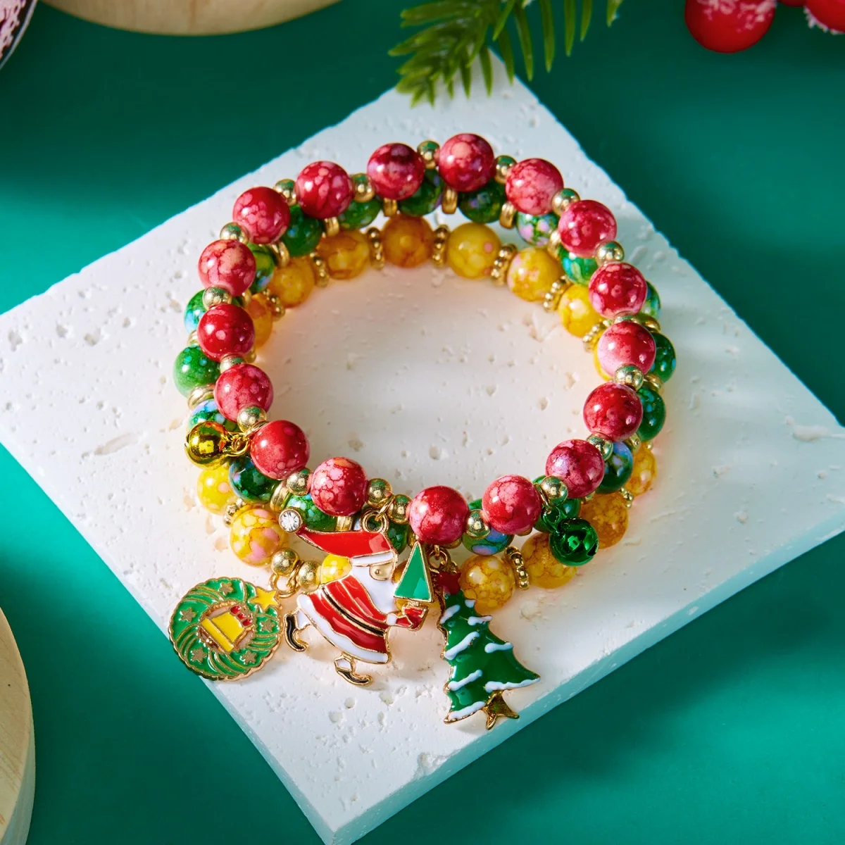 Mehrsträngige Acryl-Perlen-Weihnachtsarmbänder, Baum, Weihnachtsmann, Schneemann, Kranz, Schneeflocke, Zuckerrohr, Hirsch, Armreif für Frauen und Männer, Schmuck
