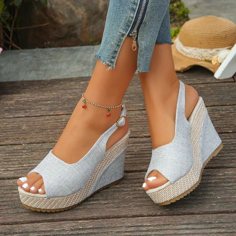 

Европейские и американские сандалии на платформе больших размеров с элементами шлепанцев, летний стиль 2026 года, римские сандалии на толстой подошве для женщин, размеры 36-43