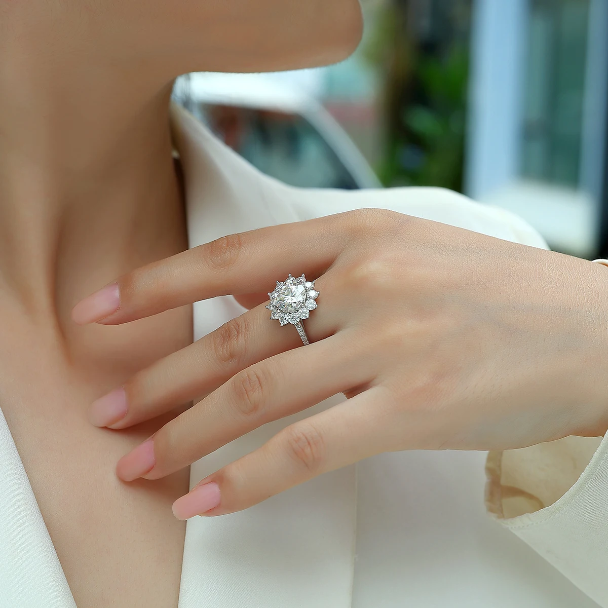

JIUZUAN 3 Carat Moissanite Halo Ring, S925 Silver, Hypoallergenic Luxury Design, Perfect Christmas Gift Jewelry for Women