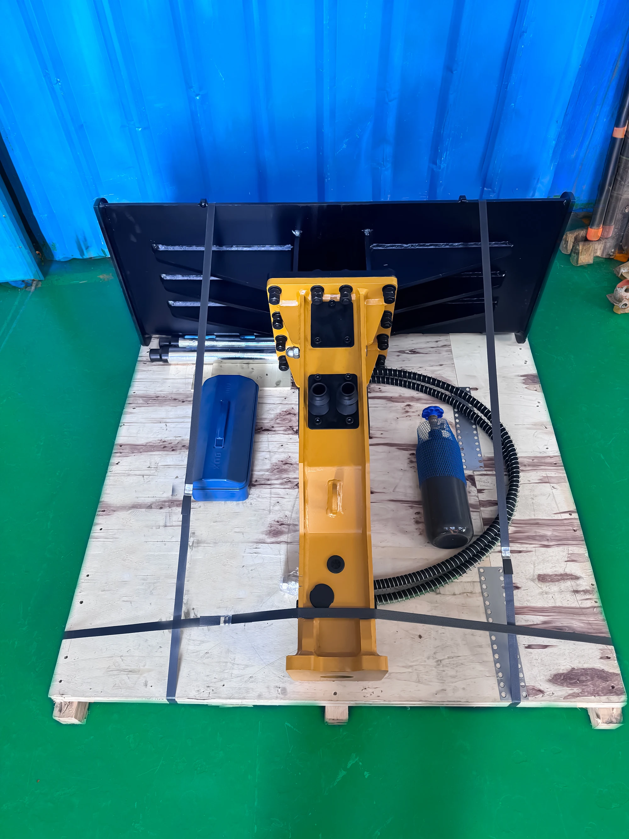 Alloy Steel Hydraulic Demolition Breaker, 42Crmo Wear Resistant Chisel For 18-26 Ton Medium Large Excavator