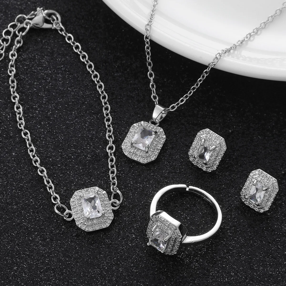 Fashion Sieraden Stainless Steel Zircon Rectangular Pendant Necklace+Earrings+Bracelet+Ring 4-Piece Bridal Jewelry Sets Wedding