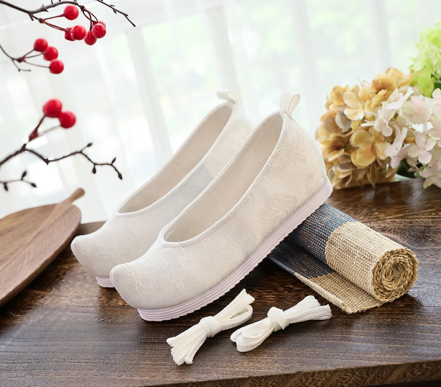 New 2026 Pure Color Bow Shoes Embroidered Hanfu Stage Women's Traditional Cloth Shoes Fairy Tale Footwear Flat Heel Cotton Lined