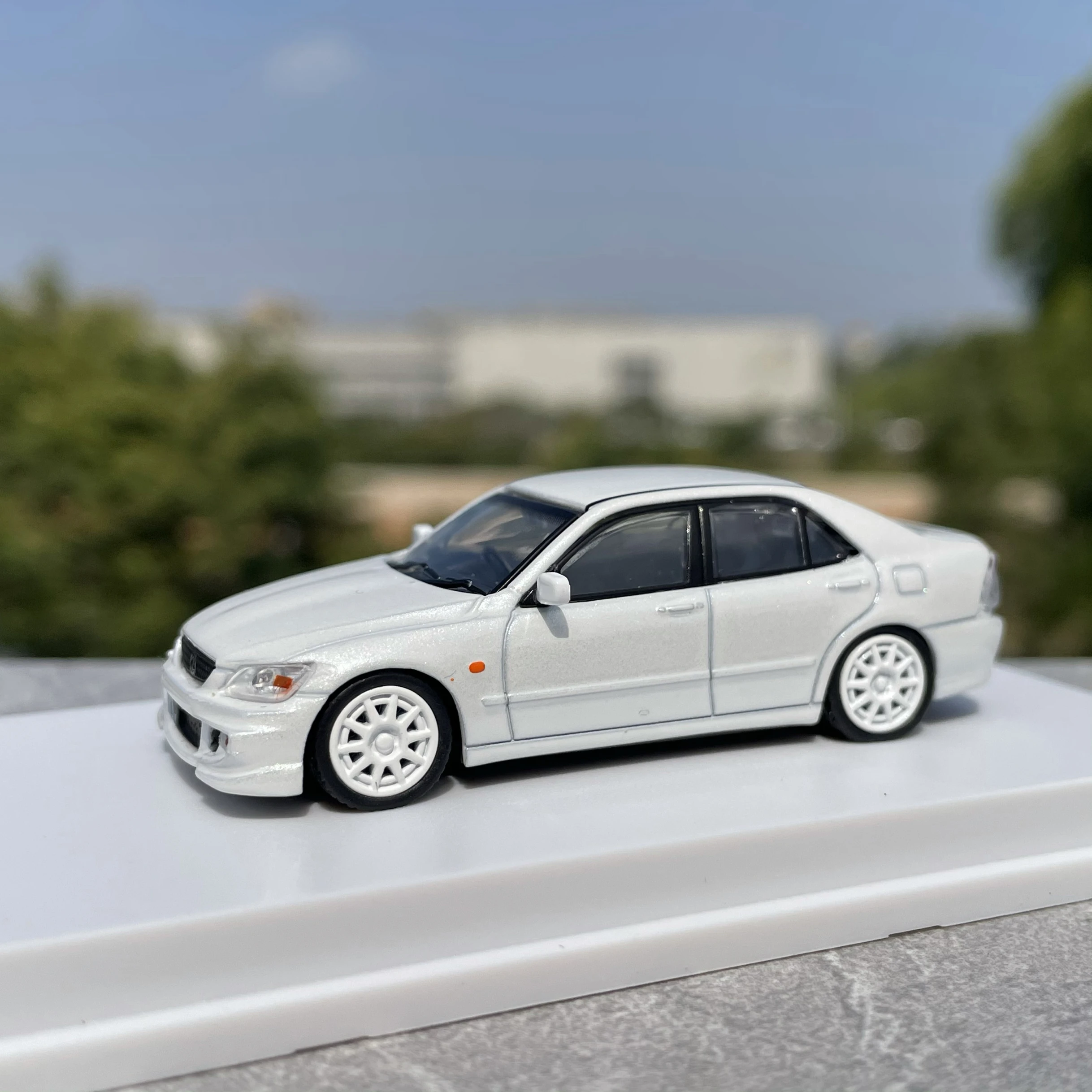 Pressofuso in scala 1:64 JDM Lexus IS Terra Shark Modello di auto in lega Giocattolo da collezione Regalo Souvenir Display Ornamento