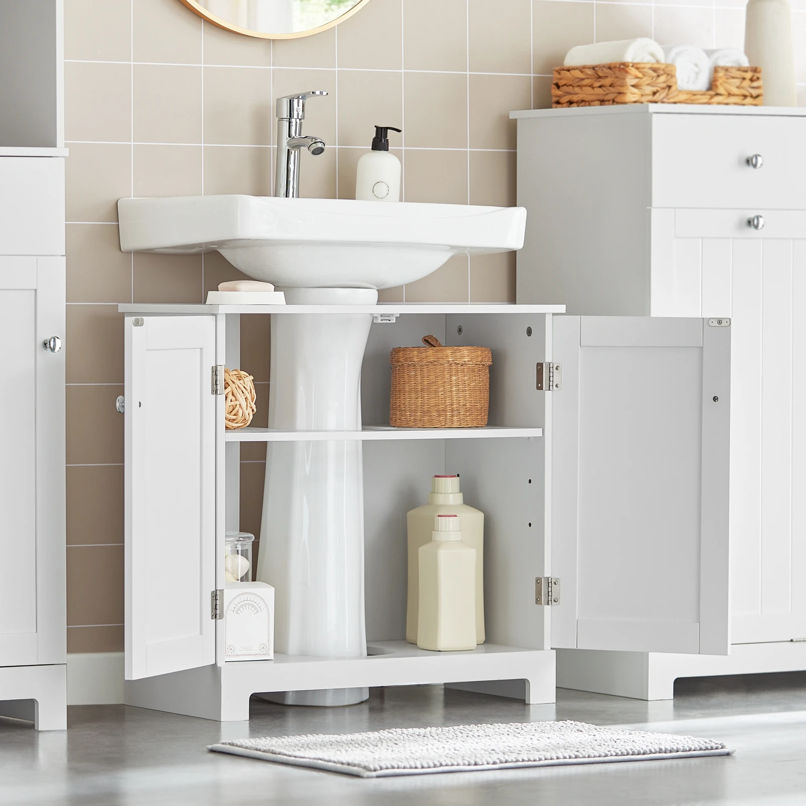 adjustable shelf detail