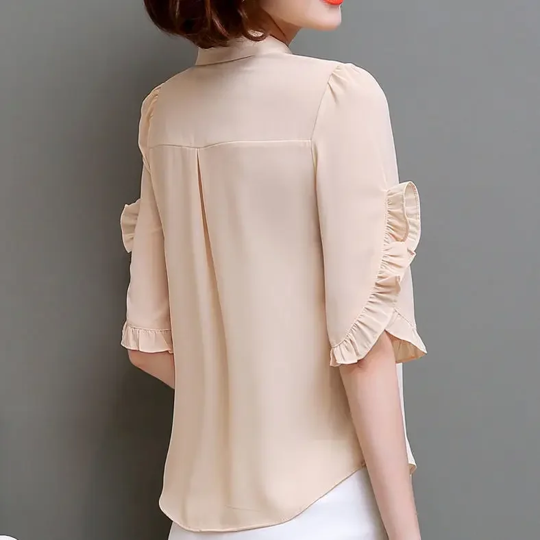 

Summer Fashionable High-end Design with Hollowed Out Doll Neck and Ruffled Edge Short Sleeved Loose Casual Versatile Shirt ZT319