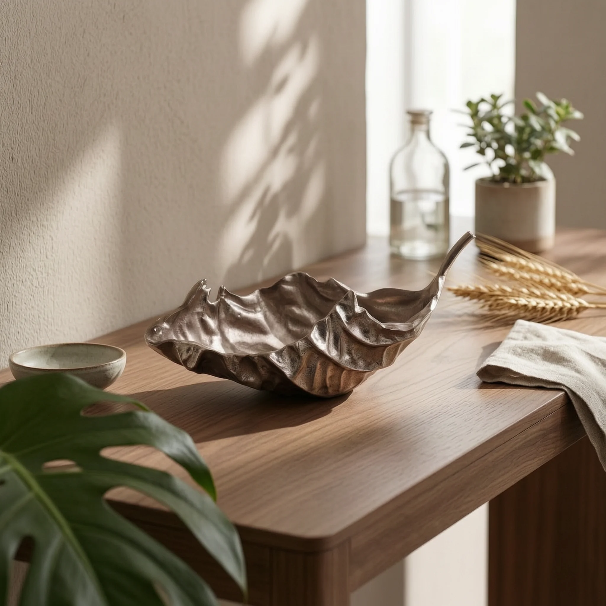 Leaf Tray Handmade Elongated Tray Centerpiece Bowl Metallic-Finish Serving Platter Sculptural for Tabletop, Dining Table