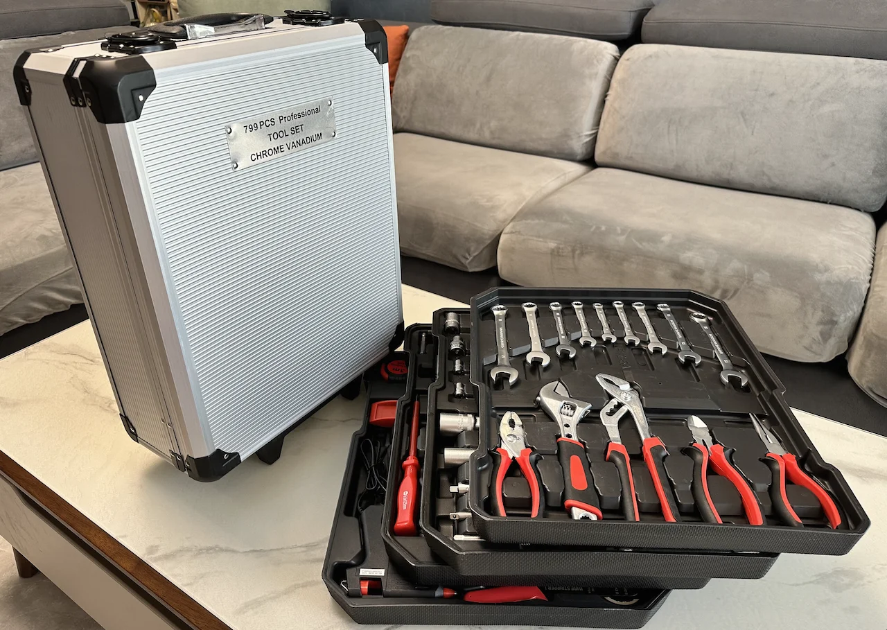 799 قطعة مجموعة أدوات يدوية صندوق 24 الأسنان اسئلة وجع المقبس المهنية Herramientas الميكانيكية المفك ميكانيكا السيارات أداة مجموعات