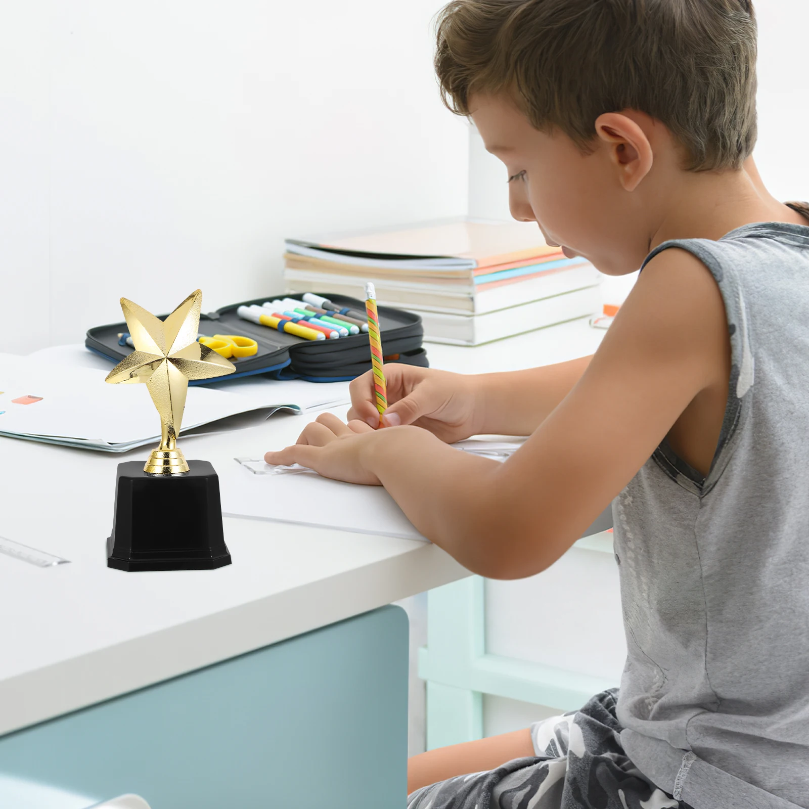 

Exquisite Plastic Star Trophy Award For Competitions Games Events Party Decorations