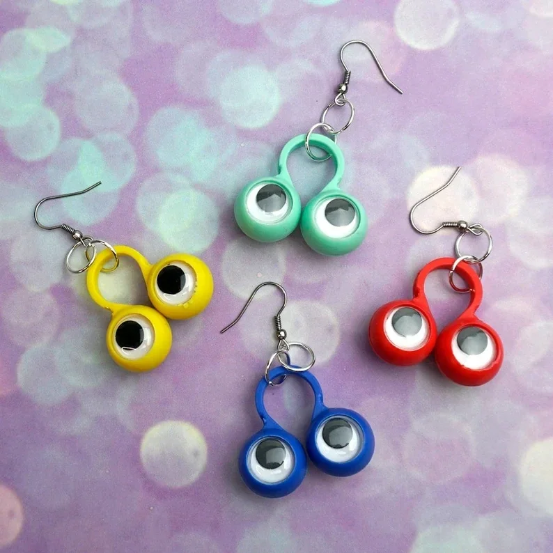 أقراط متذبذب كبيرة متذبذب للعين متوفرة باللون الأحمر والأصفر والأزرق ملتوي كيدكور أقراط مثلية رائعة هدية هاراجوكو