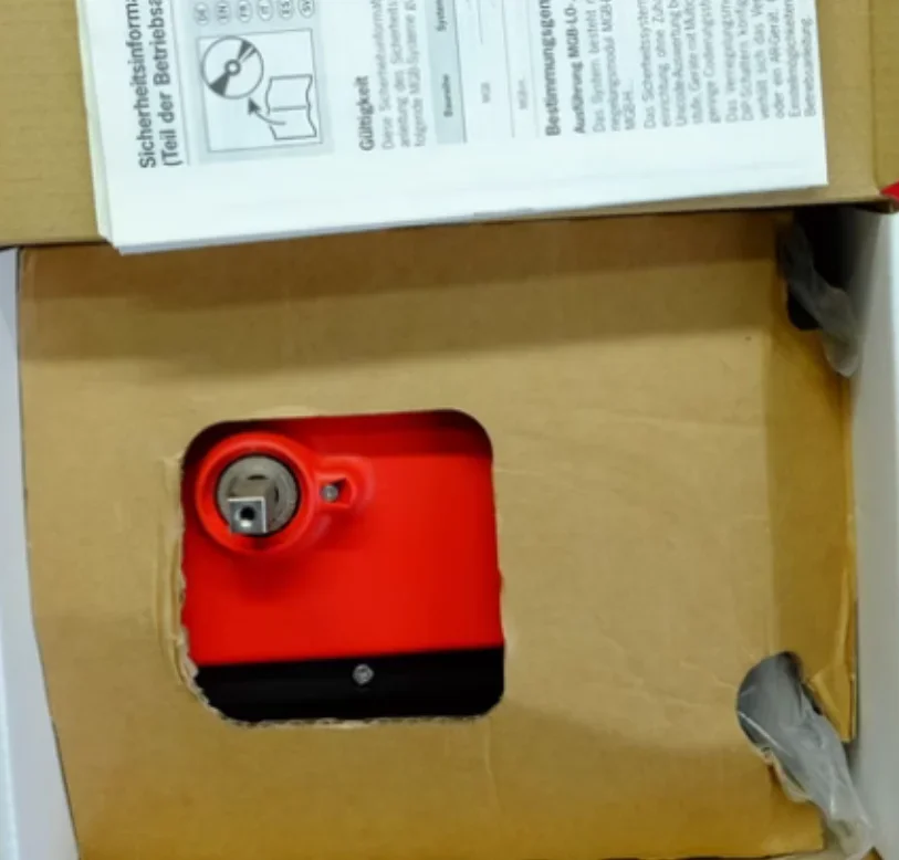 EUCHNER New MGB-H-AA1A1-R-100464 industrial security switch