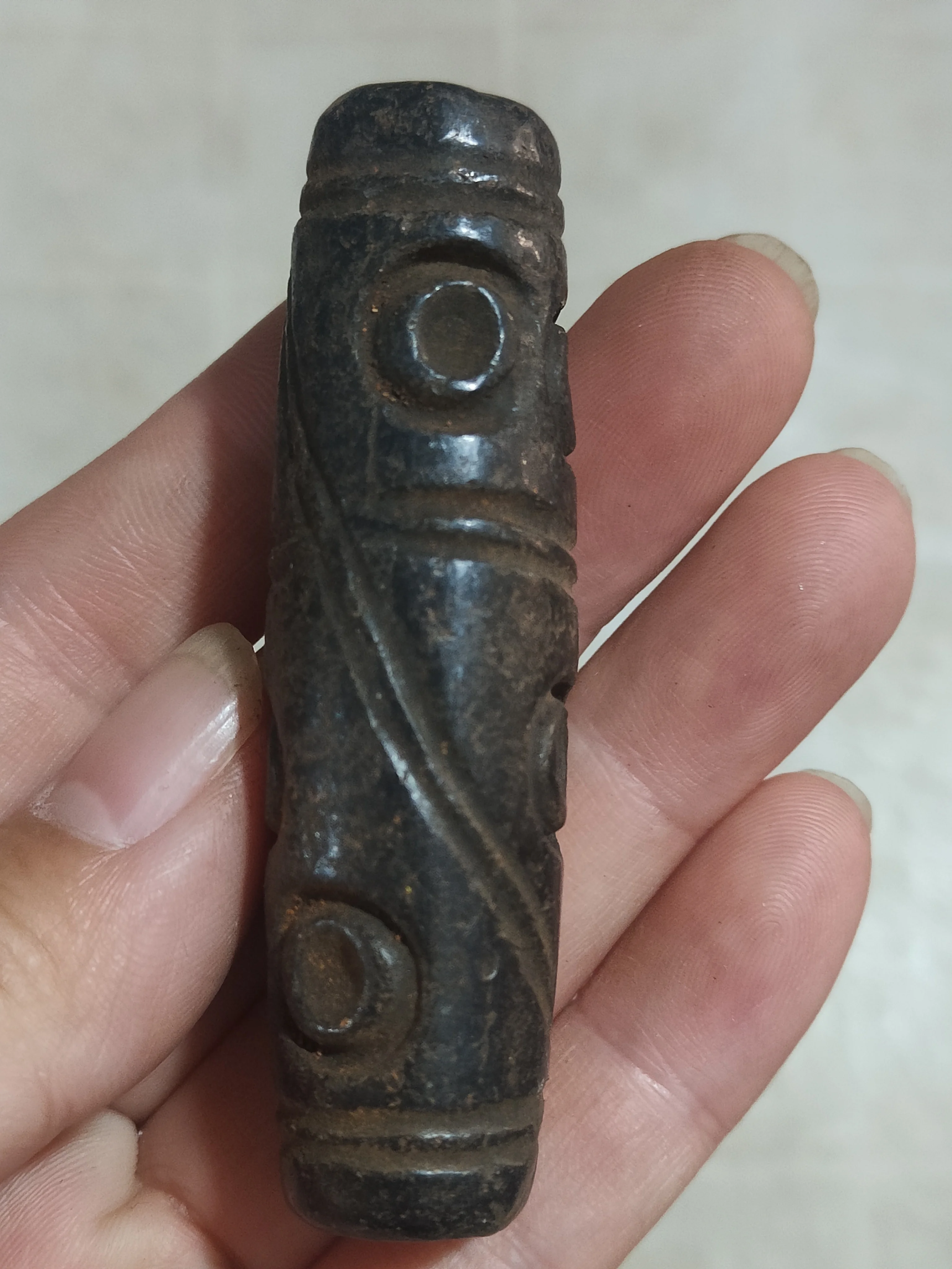 Hongshan culture meteorite iron xizang magnetic absorption four eye beads