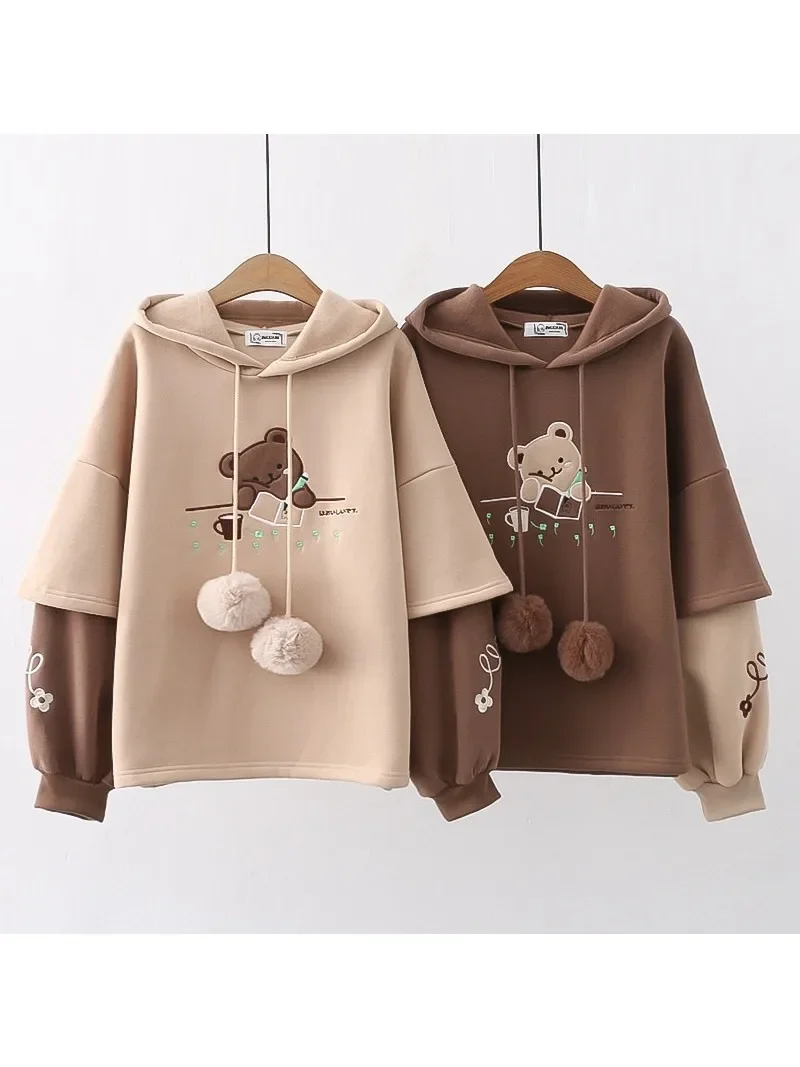 

Женская толстовка с длинным рукавом и принтом медведя