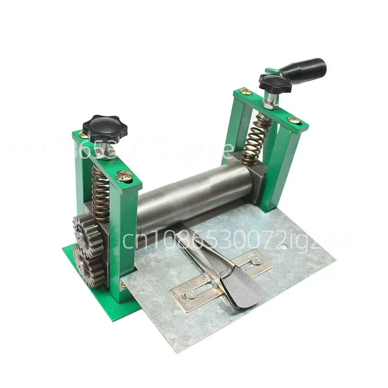 Hand-cranked small leather drawing machine Manual glue cartridge Machine pulling shoulder strap tube pressing