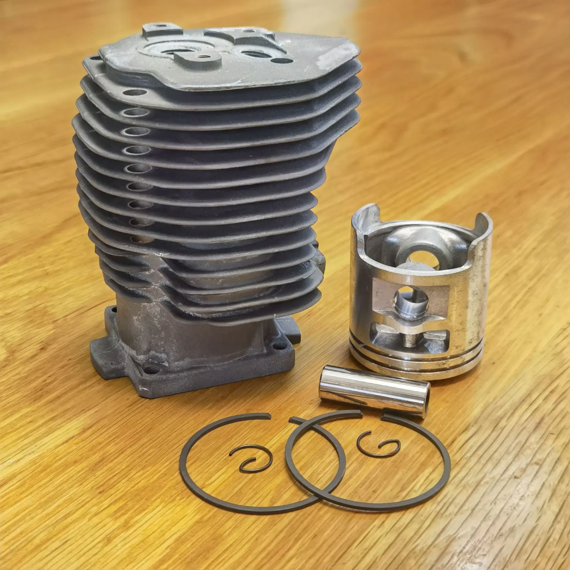 Zylinder Kolben Set passend für Stihl 050 051 AV 050AV 051AV 52 mm Cylinder