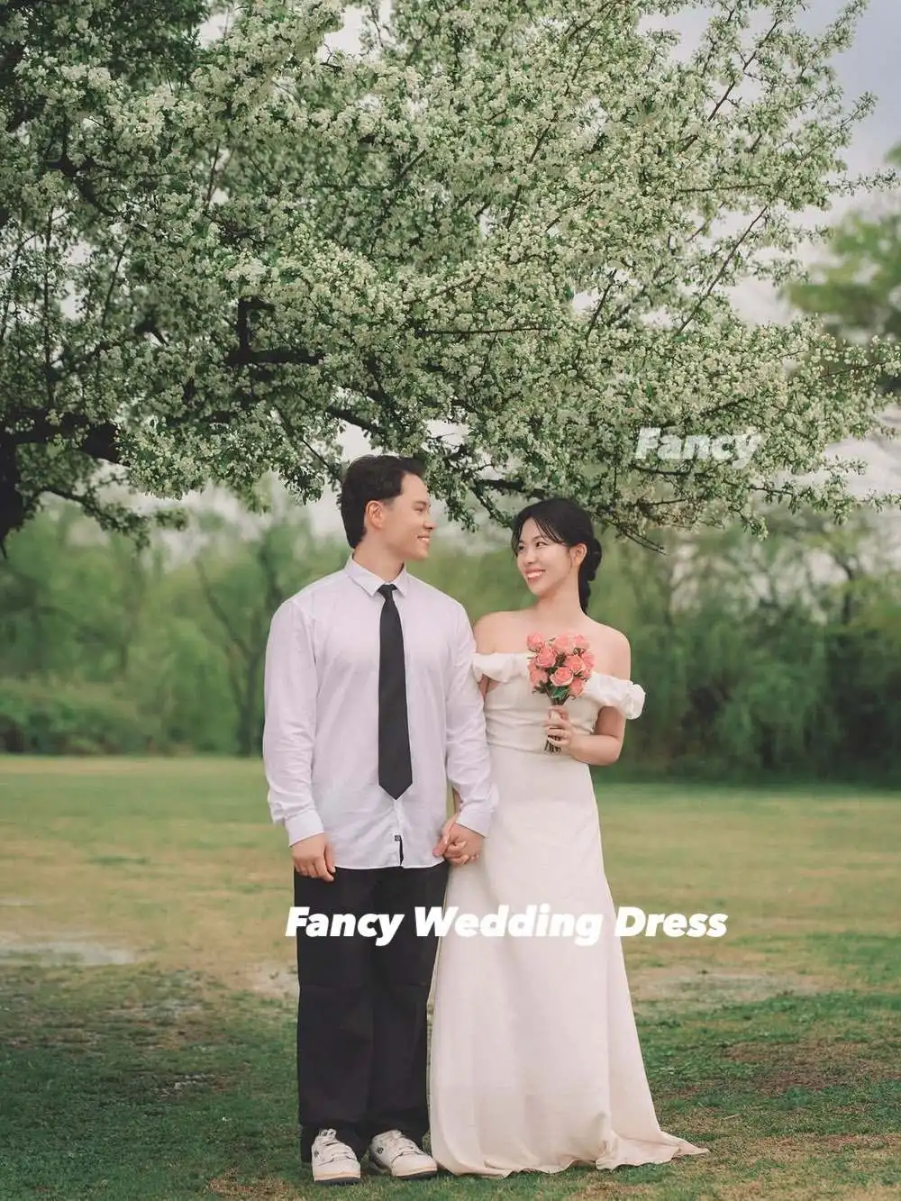 يتوهم بسيط قبالة الكتف مساء اللباس الطيات قصيرة الأكمام فستان الزفاف الطابق طول الظهر مشد مخصص