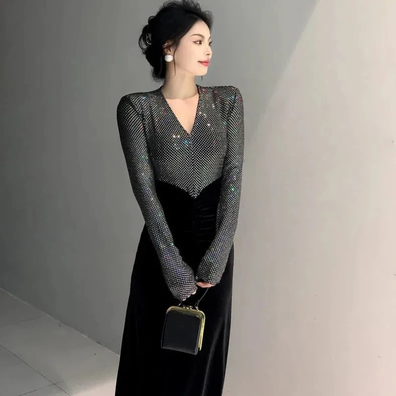New Spliced Temperament Dress V-neck Pleated Slimming Long Skirt Fashion Color Blocked Long Sleeved Light Luxury Skirt Dresses