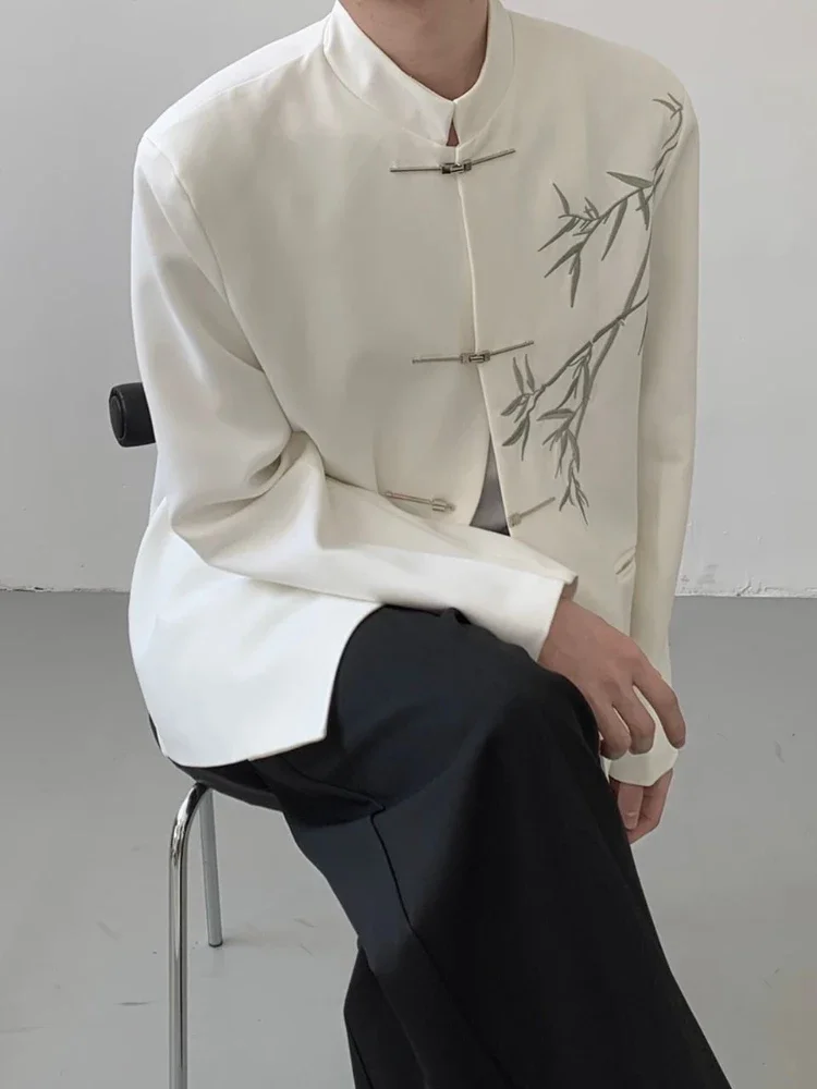 

Белая куртка для мужчин с вышивкой, китайские пальто, оригинальные модные мужские костюмы, блейзеры, модные новинки по акции, горячая распродажа JJ1209