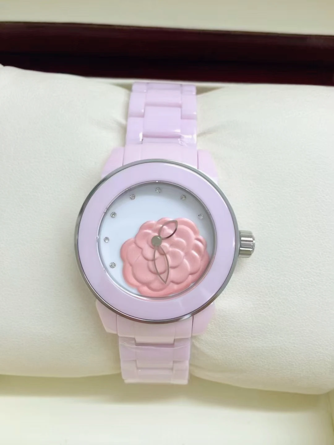 ساعات يد فاخرة جديدة لعام 2026 - مراجعة Jewellery Watches وسعره