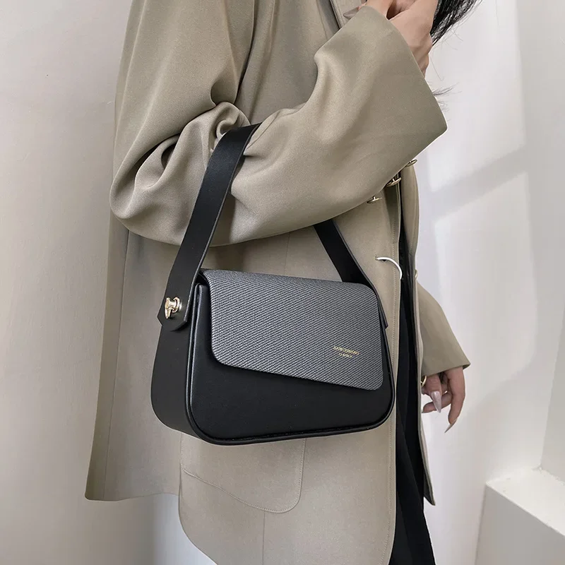 Underarm Bag Women\'s Summer Versatile 2024 New Fashion Shoulder Messenger Bag High Sense Women\'s Super Fire Small Square Bag