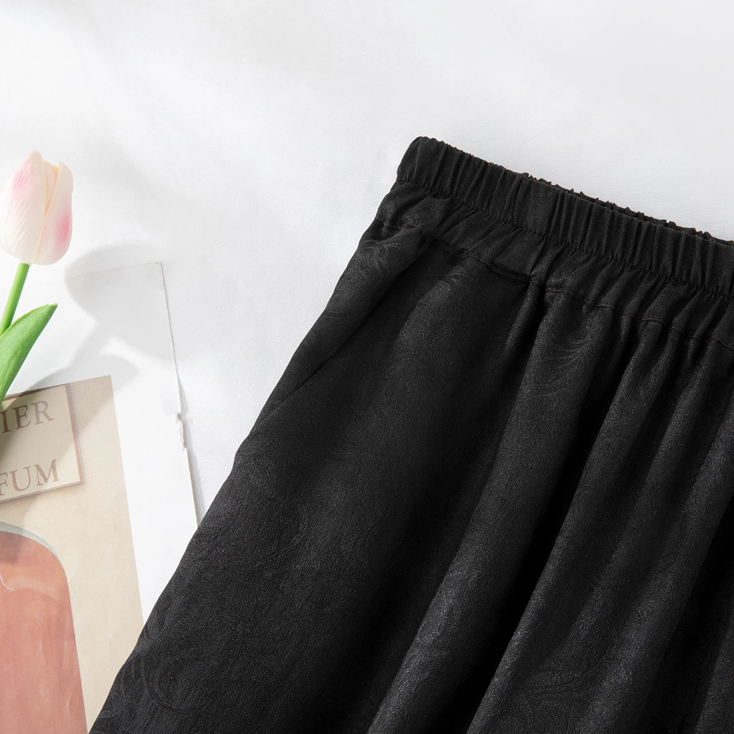 2025 Fashion Summer New 100% Natural Mulberry Silk Gambiered Guangdong Gauze Black Women's Elastic High Waist Casual Shorts