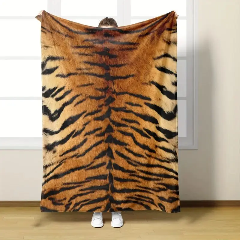 VIKAMA Tiger Print Throw Blanket Fur Texture Realistic Soft Flannel Fleece Couch Blanket Cozy Warm Decorative Holiday Home Decor