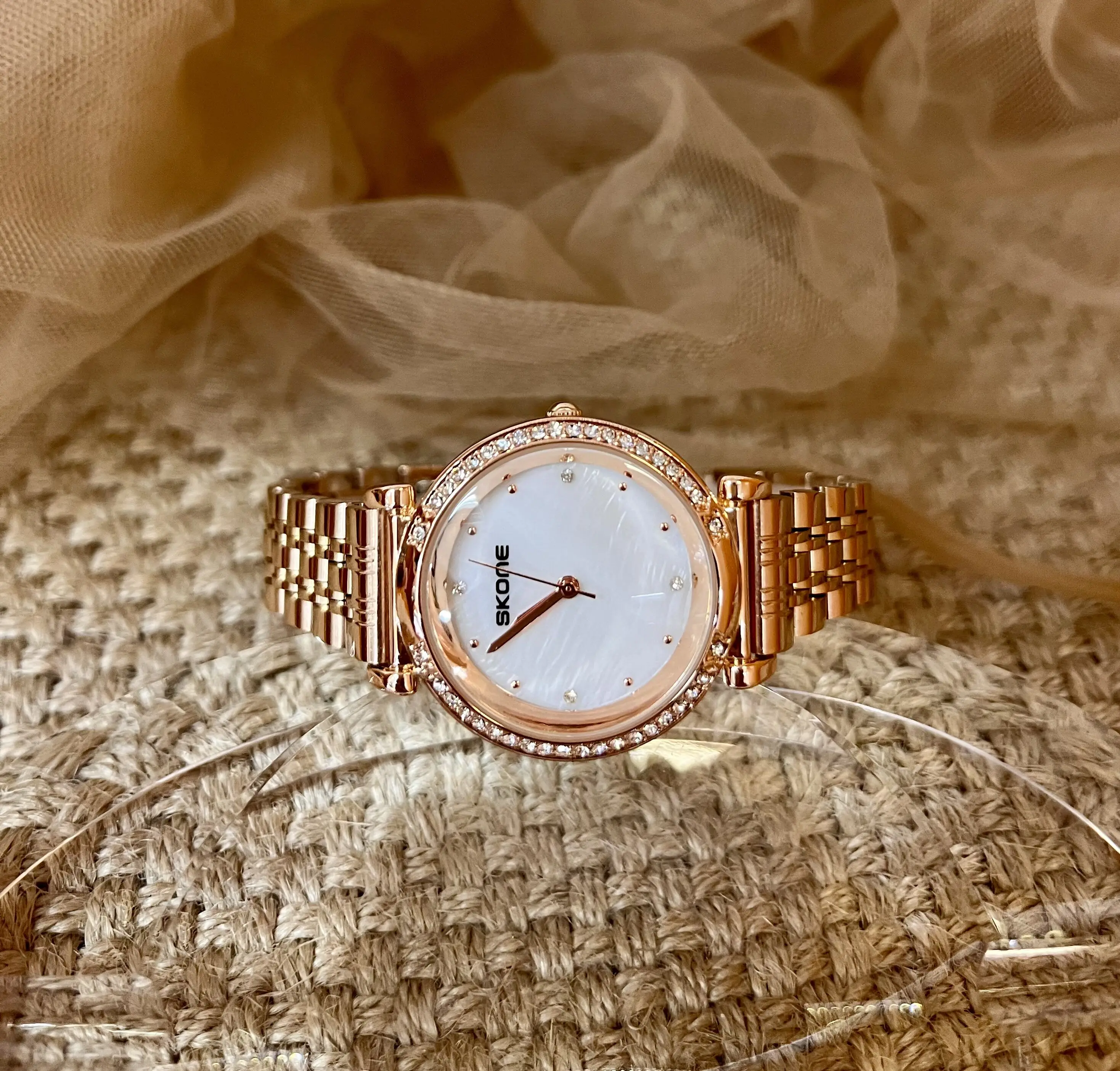 여성을 위한 다이아몬드 라이트 럭셔리 틈새 방수 고급 기질 시계, 작은 다이얼 쿼츠 시계, 소녀를 위한 생일 선물