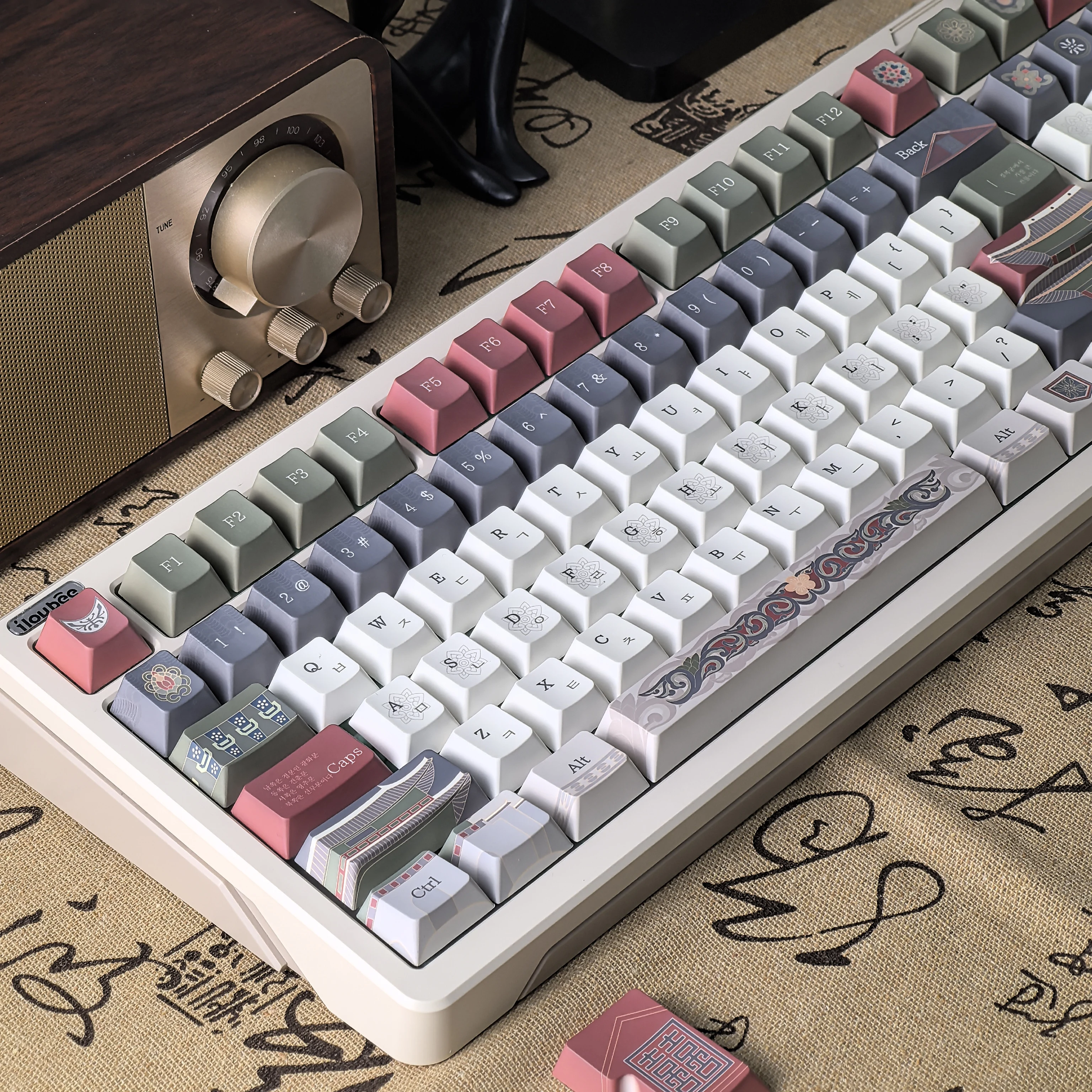 MAIMOOO Cherry Korean Keycap Palace Moa Pbt Ancient Architecture AulaF75/F87 White Vintage Patter Traditional Keyboard Keycap