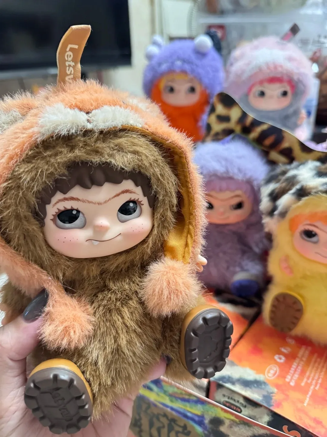 

Плюшевые игрушки WAKUKU: Звезда вашего стола Party иUnbox WAKUKU: Fuzzy, Fun & Full of Surprises