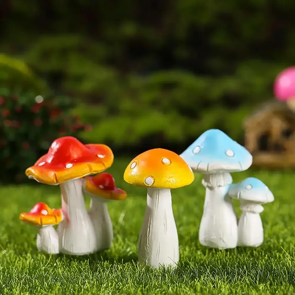 Great Mushroom Figurine Durable Creative Decorative Vivid Mushroom Statue Eco-friendly Resin Garden Ornament for Home