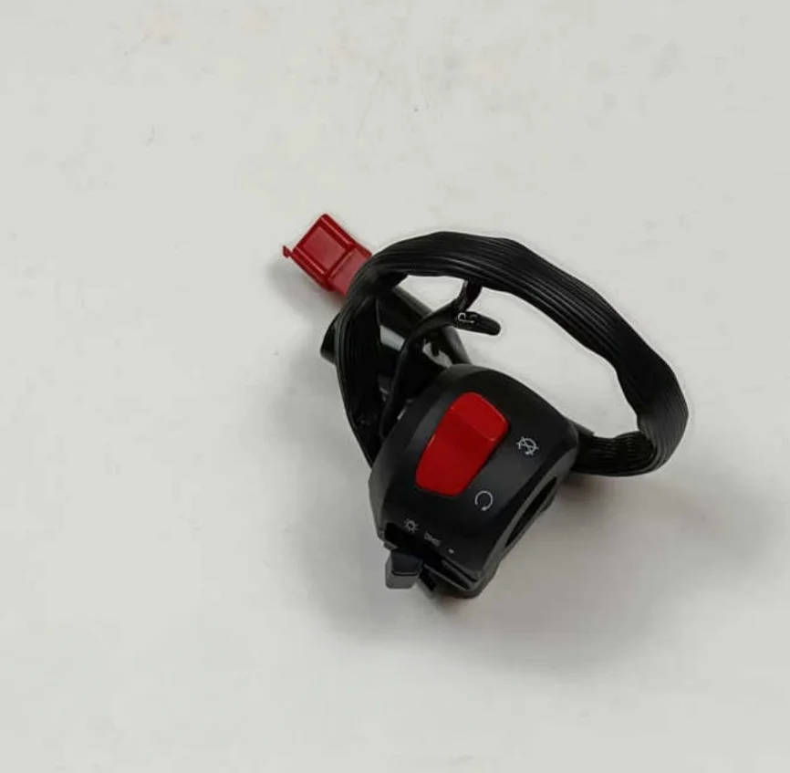 For Benelli BJ125-3E BJ125-3F TNT125 TNT135, the left and right combination switches activate the steering headlights and horn