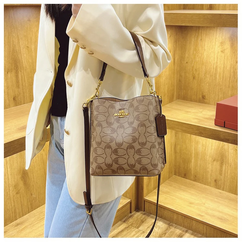 

Classic full print versatile bucket bag, hand-held shoulder bag, large capacity bag for commuting