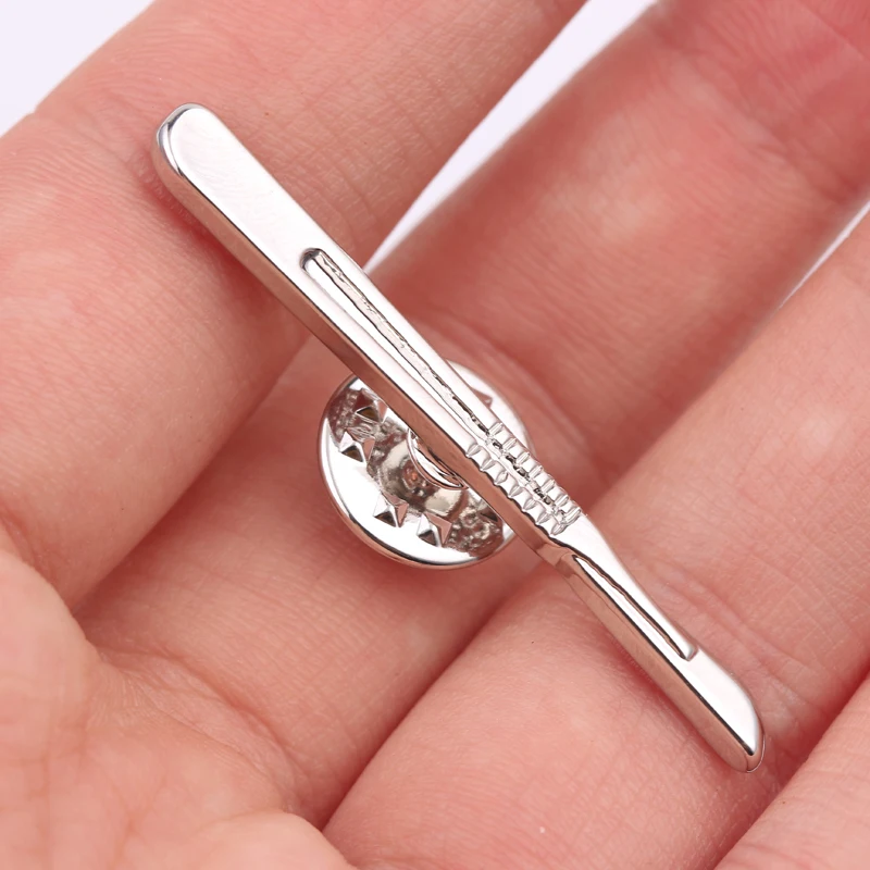 Tiny Silver Color Scalpel Brooch Surgical Knife Lapel Pins Medical Anatomical Tools Jewelry Gifts For Doctors Physician