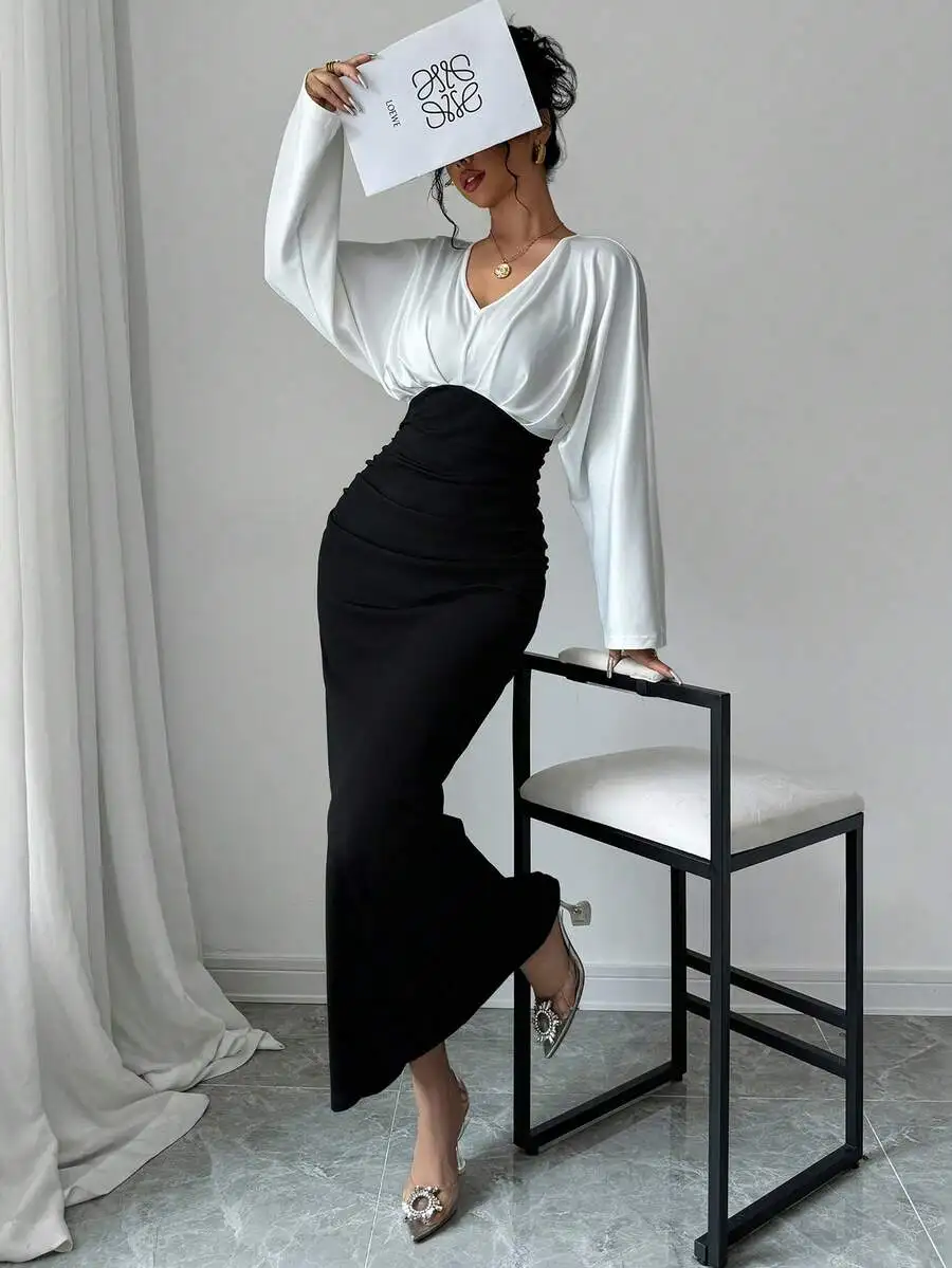 

Women's Contrast Color Spliced Batwing Sleeve Midi Dress