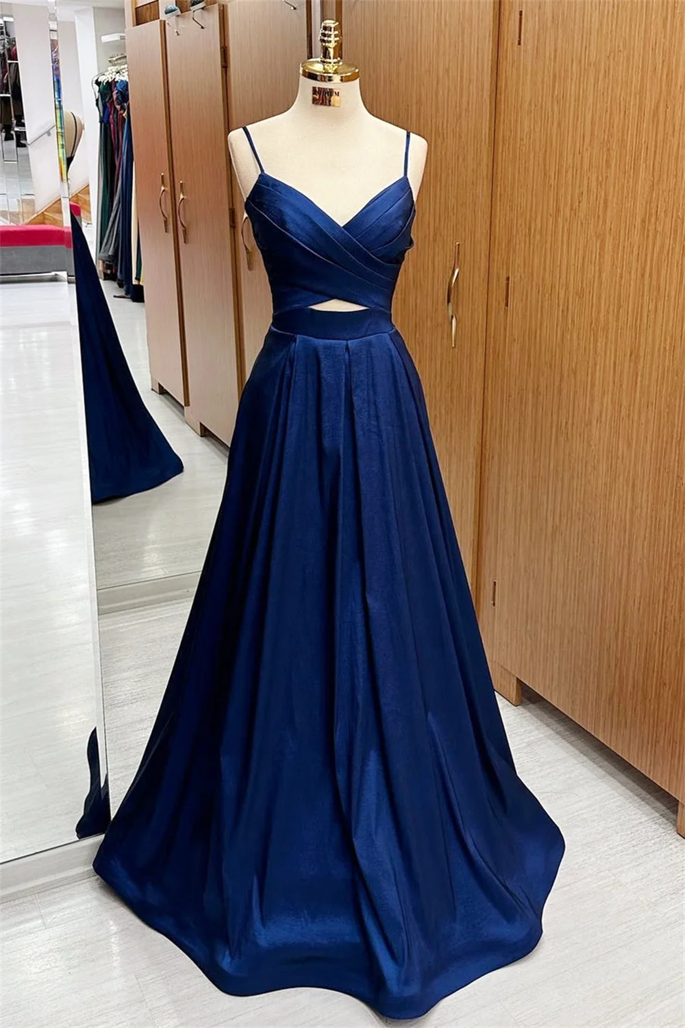 Amanda Navy Blue V-neck Prom Gown Elegant Sleeveless Spaghetti Strap Evening Formal Floor-Length Party Dress for Women 2024