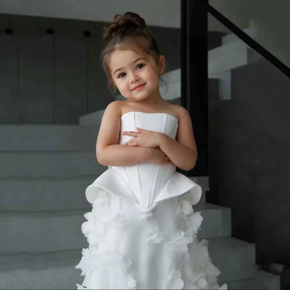 Lovely Girl Cute Lvory Crepe Princess Girl Birthday Dresses Strapless 3D Flowers A Line Ball Gowns Bow Kid Gowns Customized