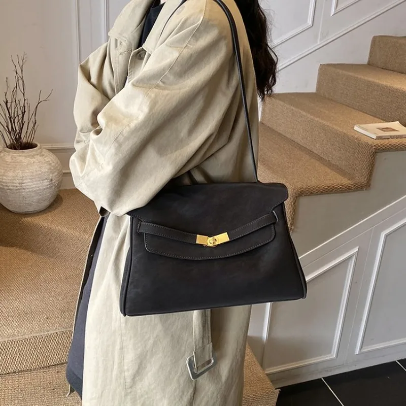 

Classic Maillard Style Shoulder Bag Luxurious Design Daily Use Travel Popular Crossbody Underarm New Model 2025 Durable