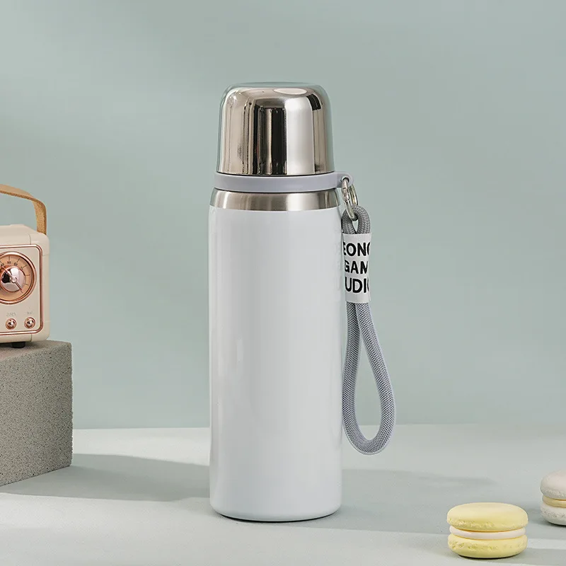 700ml Insulated Kettle,Double Stainless Steel,Vacuum IInsulated,With Lifting Rope,A Lid for Both Purposes,Outdoor Water Bottle