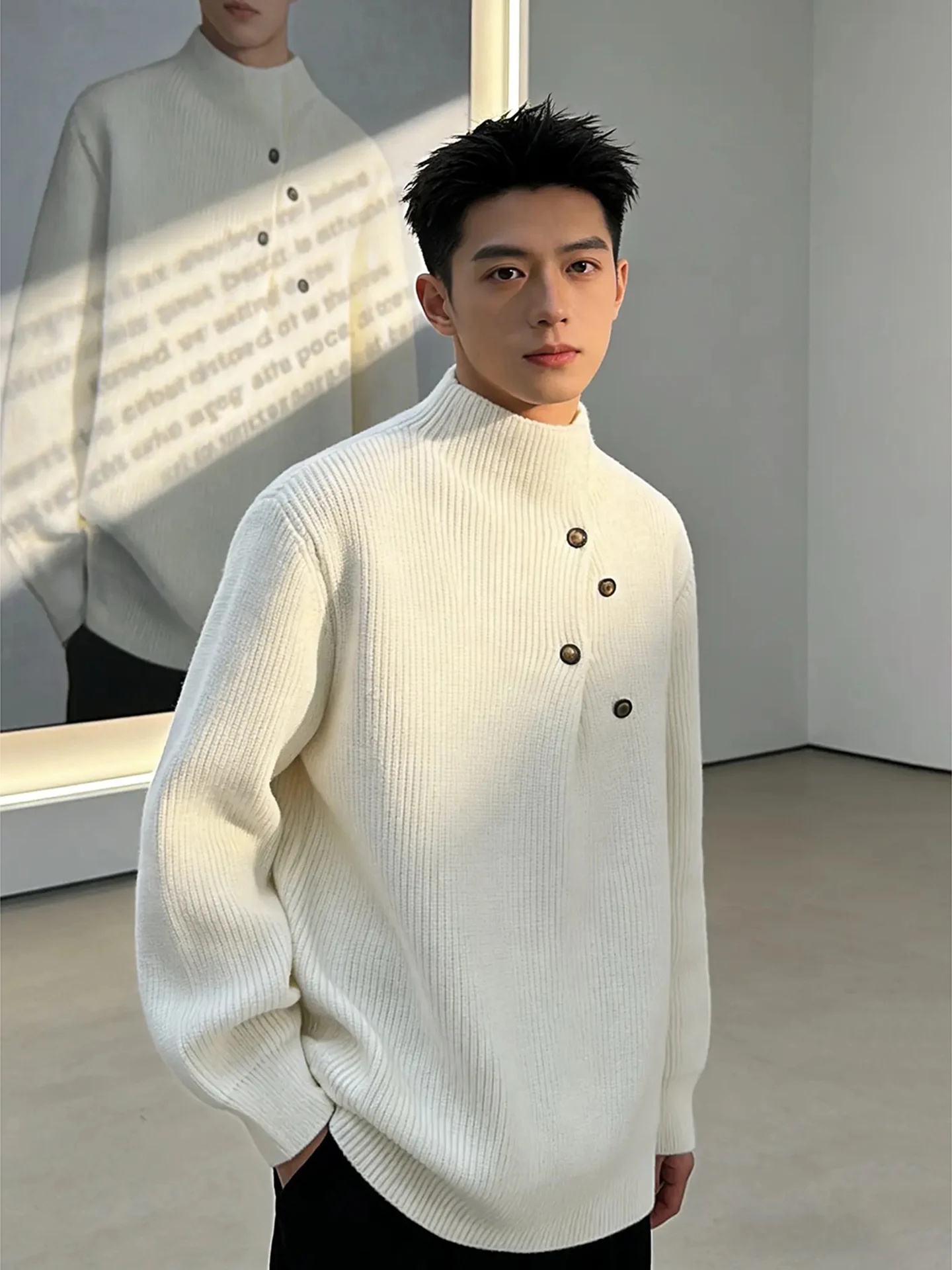 

Модный мужской вязаный свитер с высоким воротником, зимний базовый слой, с асимметричным дизайном пуговиц, повседневная внутренняя одежда, полиэстер