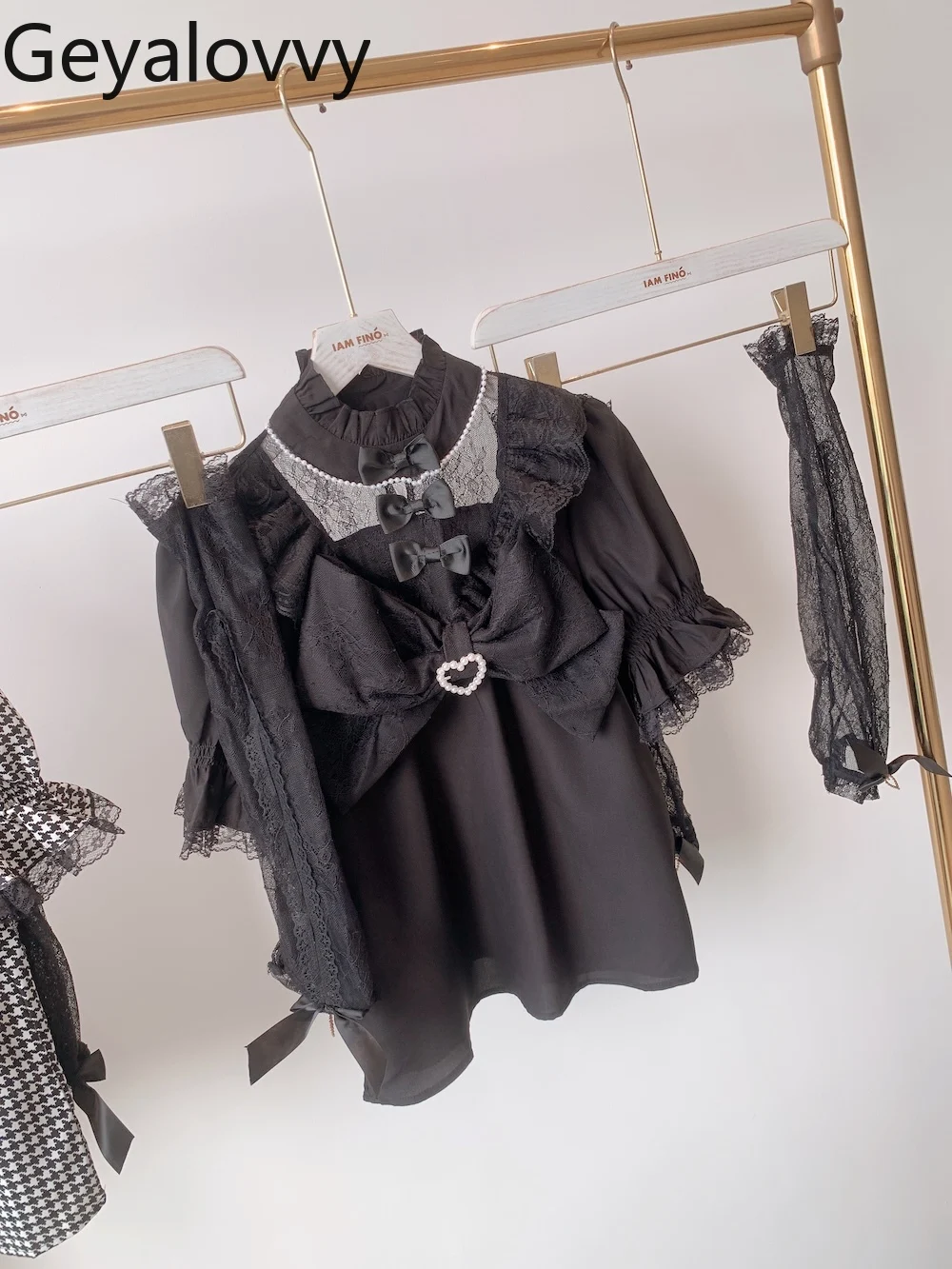 Japoński słodki styl, seksowna koronkowa bluzka z wycięciami, uniwersalna koszulka na wiosnę i lato z kokardą w kształcie serca, krótki rękaw i koronkowe rękawiczki.