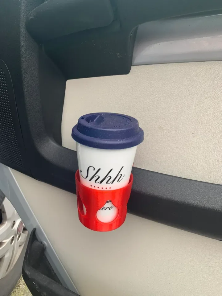 

Держатель для стаканов с креплением на защелках, простая установка для автодомов, караванов и кемперов