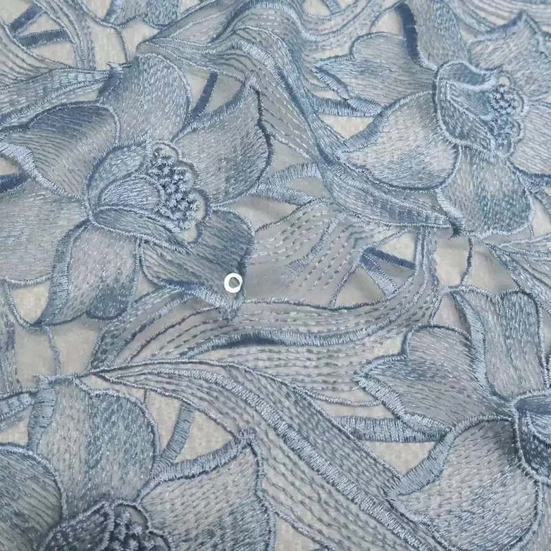 Tela de encaje floral bordada vintage azul grisáceo con corte hueco, soluble en agua, para vestido de diseñador, vestido de noche, material textil para manualidades DIY