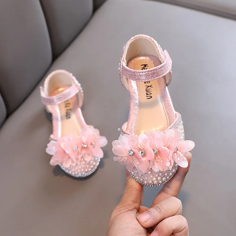 Little Girl Pearl Sandals Summer New Rhinestone Flowers Princess Sandals Fashion Bling Kids Wedding Soft Flat Sandals J203