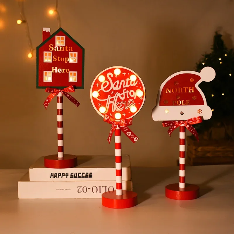 Lampada natalizia a LED Babbo Natale Stop Here Cartello stradale Natale Ornamenti da tavolo in legno Luce 2024 Decorazione natalizia per la casa Regali di Capodanno