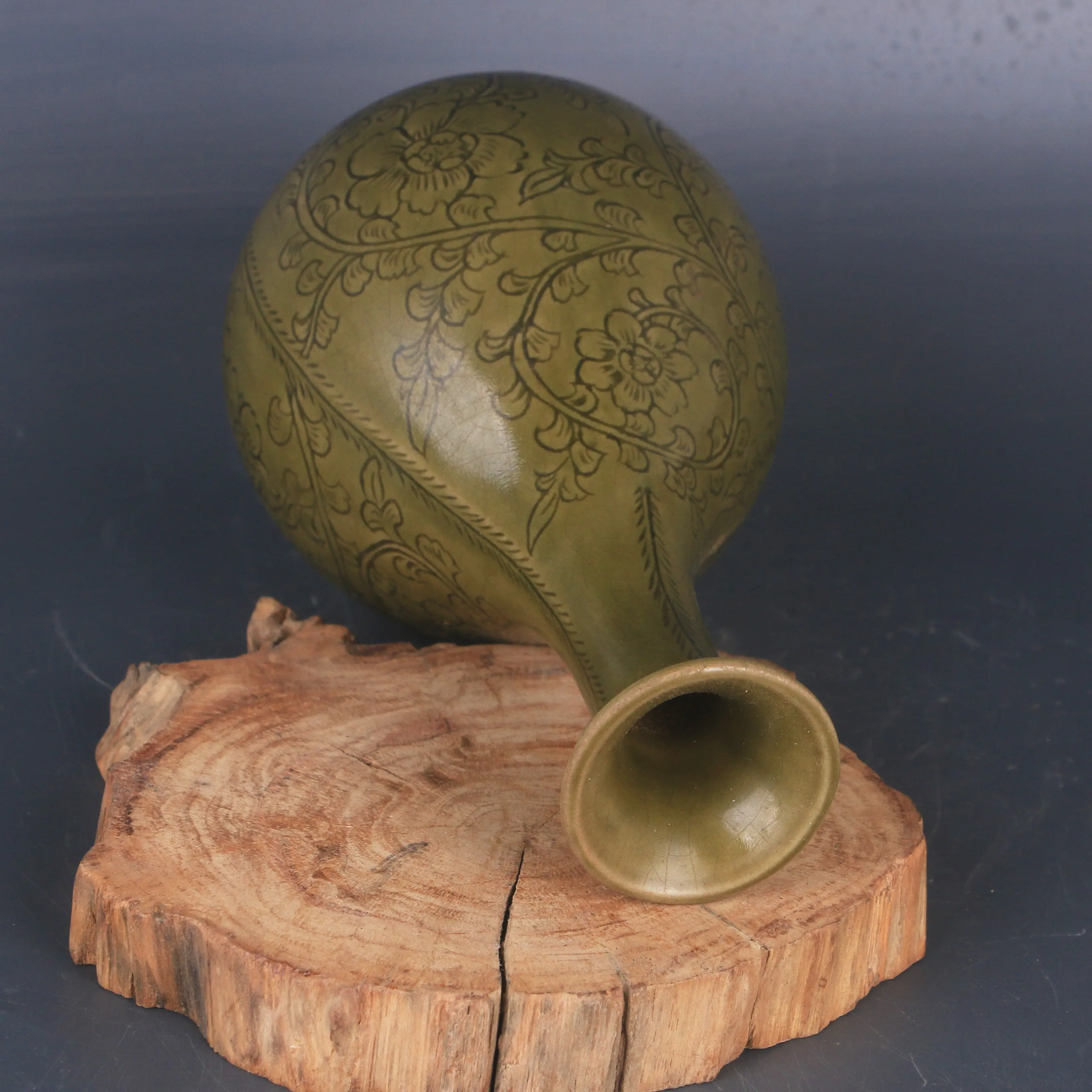 Song Dynasty Yue Kiln Secret Color Carved Lotus Yuhuchun Vase Reproduction Porcelain Home Decor Collectible