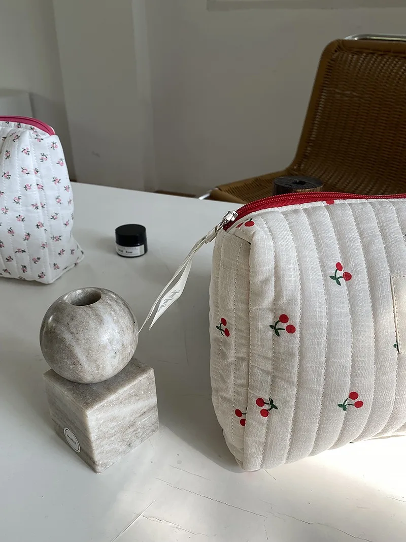 Bolsa de almacenamiento de gran capacidad coreana, organizador de viaje, bolsa de maquillaje floral portátil, bolsa de pañales para bebés, bolsa de