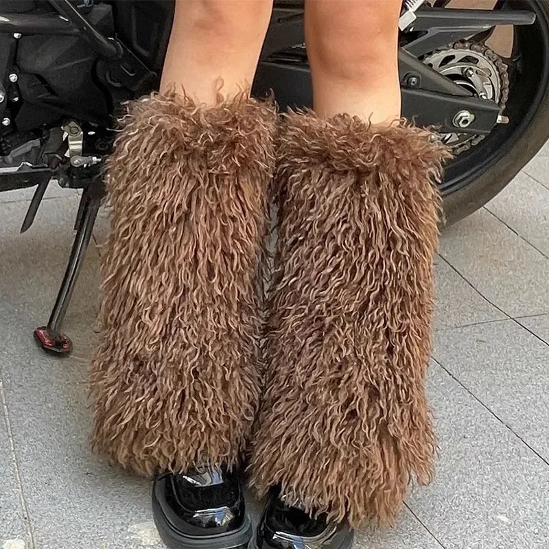 2026 Y2K خمر الأبيض البني فو الفراء جوارب السيقان شتاء دافئ فروي الأحذية جوارب موضة غامض أفخم الأحذية الأصفاد غطاء الجوارب