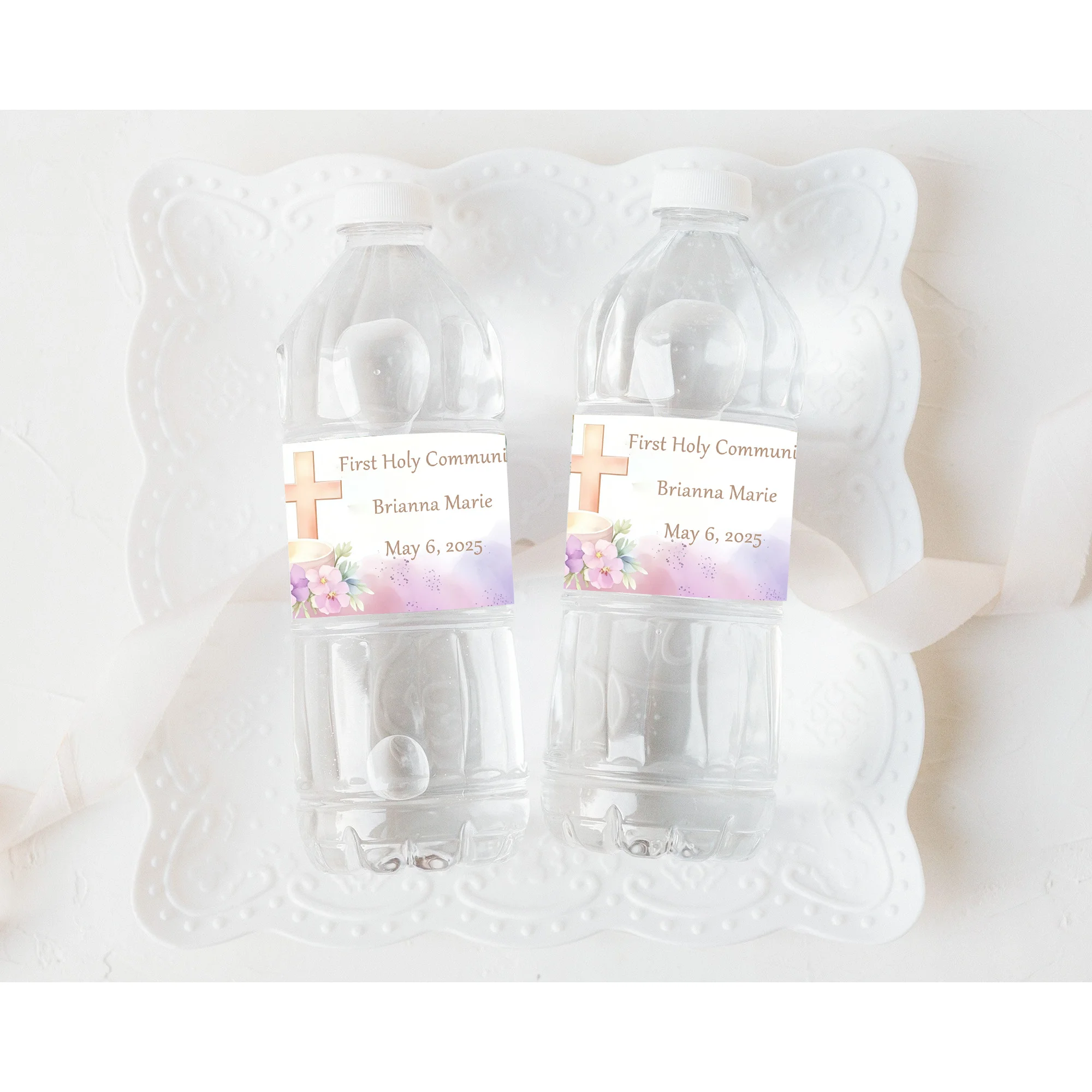 カスタム初聖体拝領用ウォーターボトルステッカー、シンプルな花 - Wedding Packaging のレビューと価格