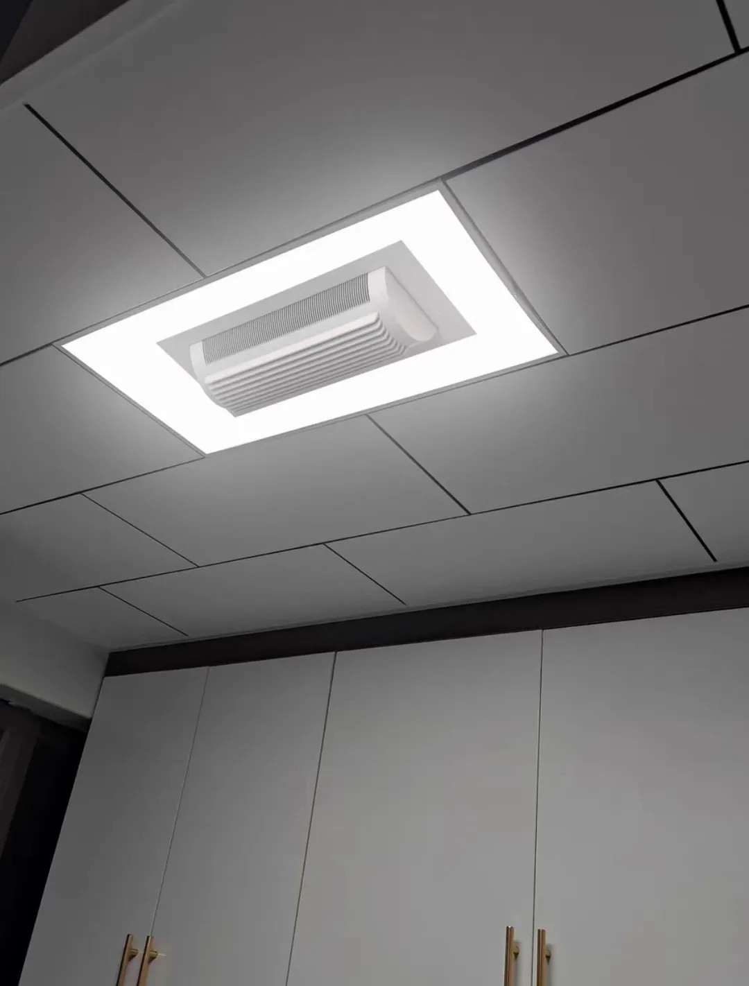 المطبخ الهواء التدفئة ضوء الباعثة للضوء ديود ضوء الحمام المتكاملة سقف التهوية مروحة العادم التدفئة الإضاءة 5 في 1