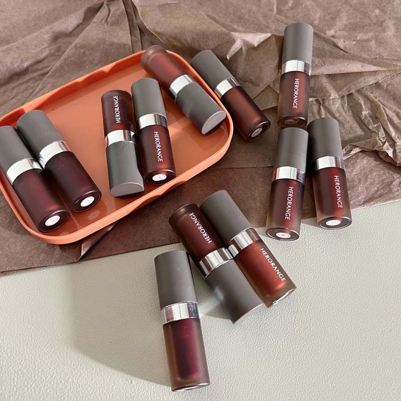 HERORANGE Glacier Mirror Water Glazed Lip Glaze Moisturizes And Moisturizes, Forming A Film That Is Not Easy To Fade