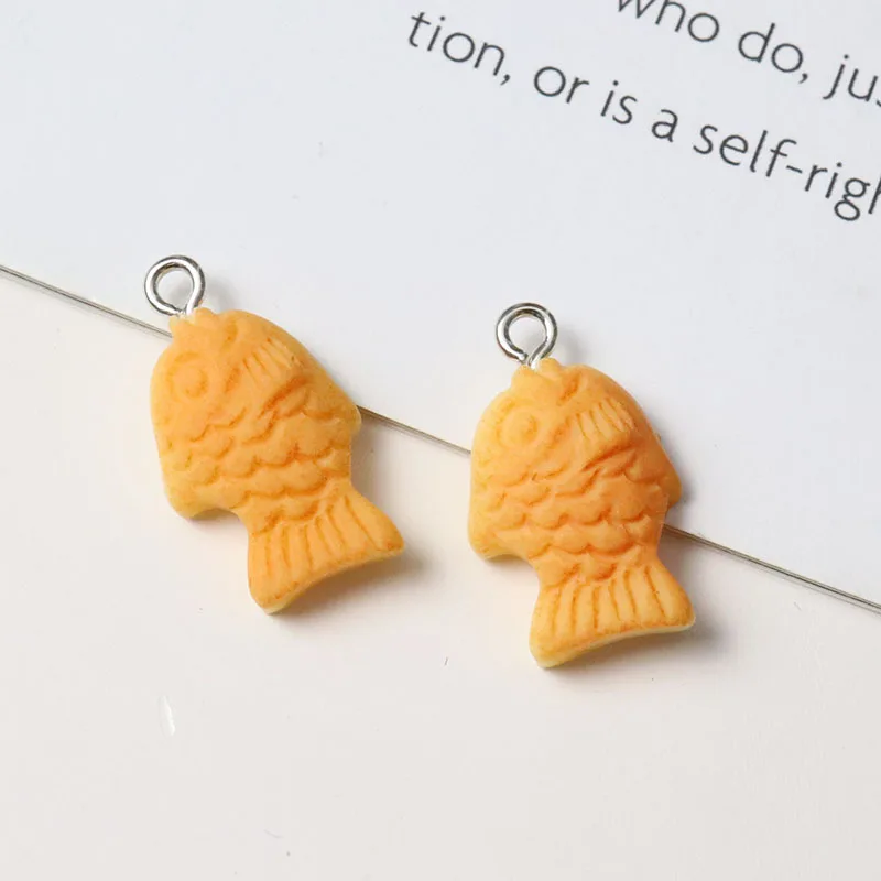 10 piezas de dijes de resina mini de Taiyaki Kawaii, colgantes de bocadillos japoneses para la creación de aretes, llaveros y joyería DIY con diseño de comida linda